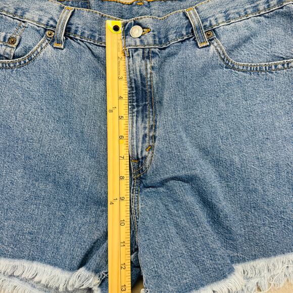 Vintage Levi's 555 Shorts Womens 14 Medium Wash Blue Denim Guy Fit Made in USA - Picture 7 of 8